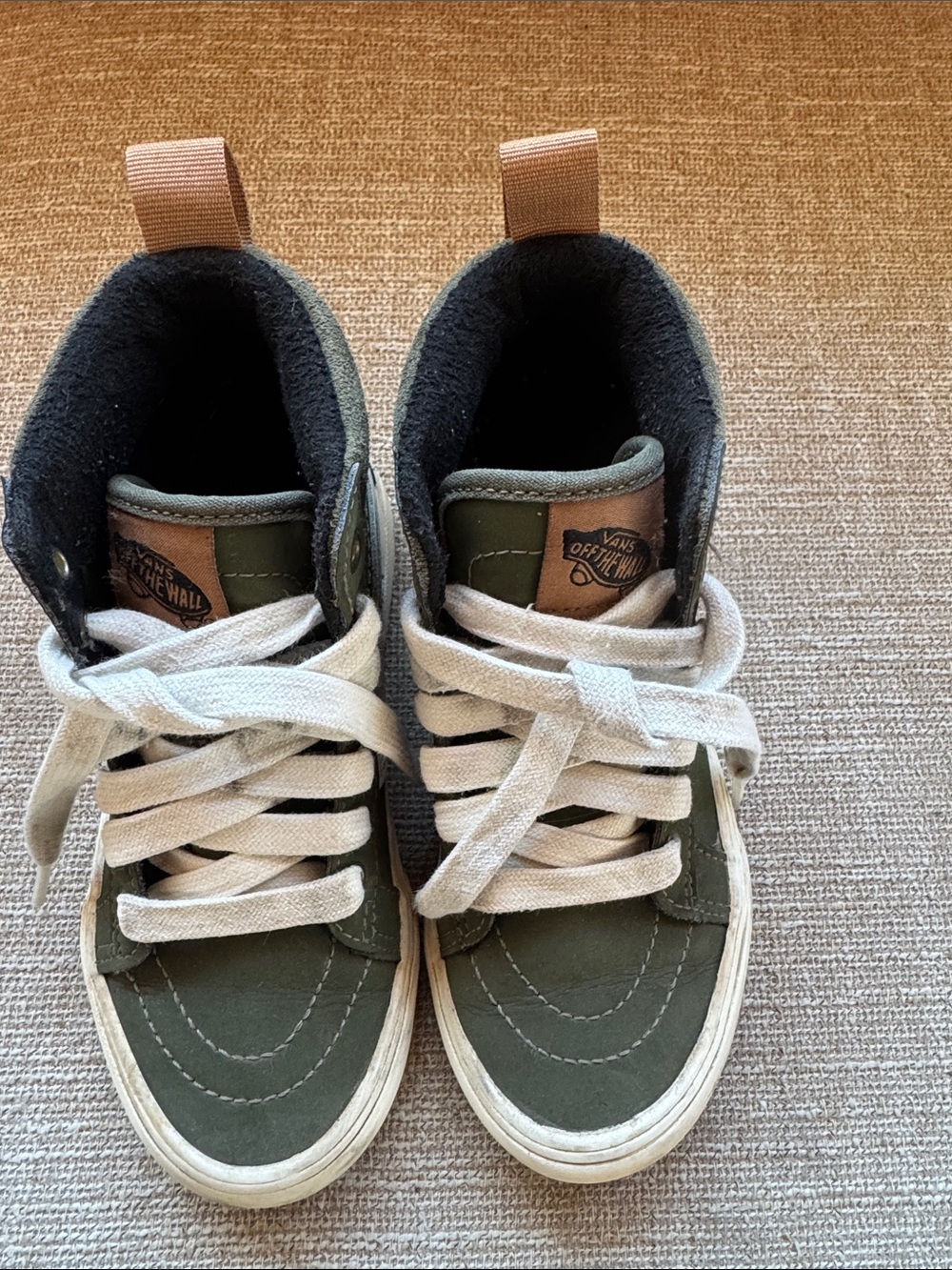 Vans Kids Sk8-Hi MTE cold weather insulated Sneakers in Olive Green size 1 - Picture 6 of 9